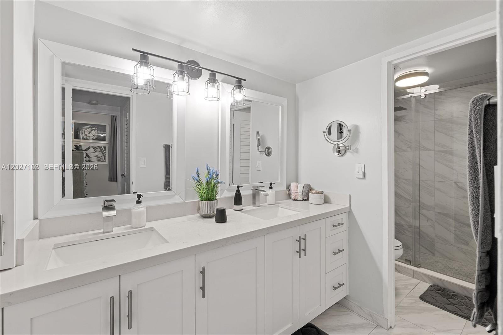 5001 Collins Ave 1e Property Photo 11