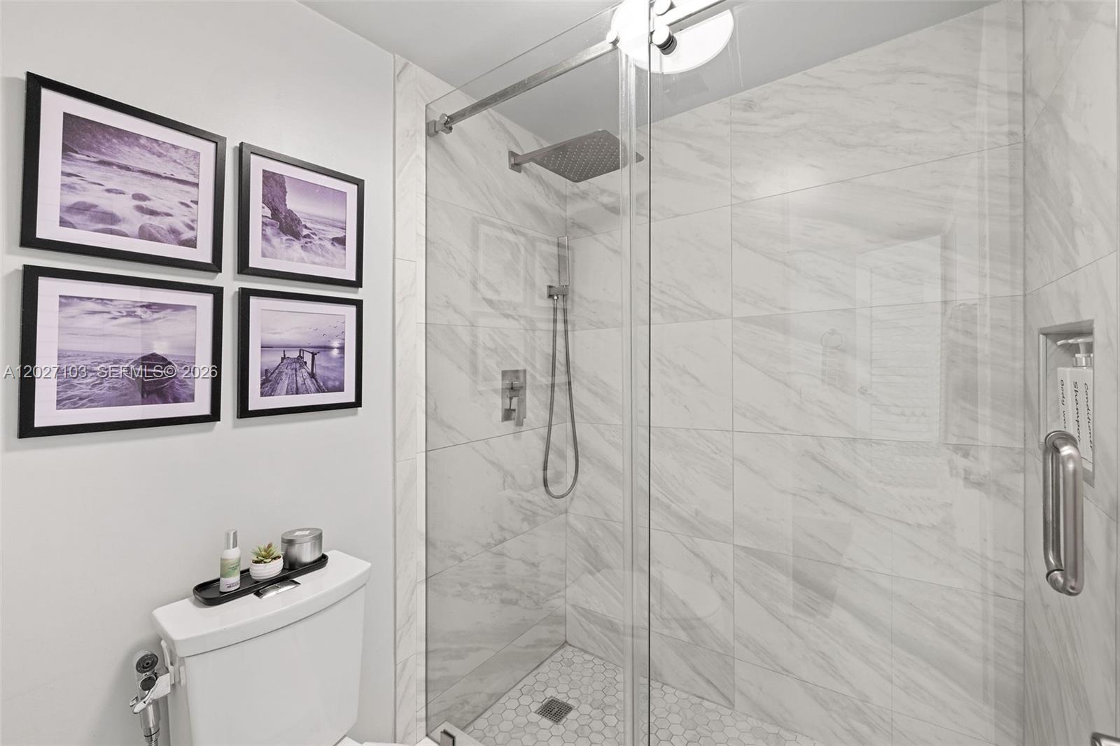 5001 Collins Ave 1e Property Photo 12