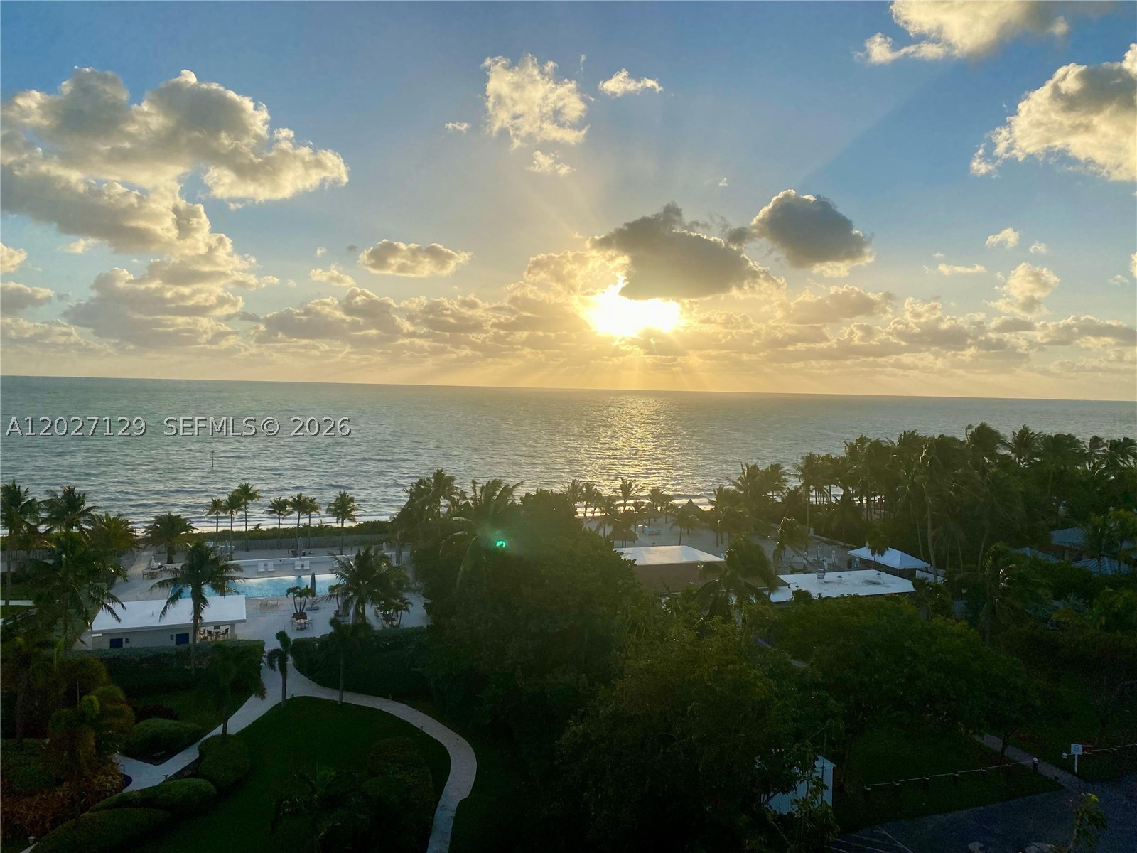 607 Ocean Dr 9k Property Photo 2