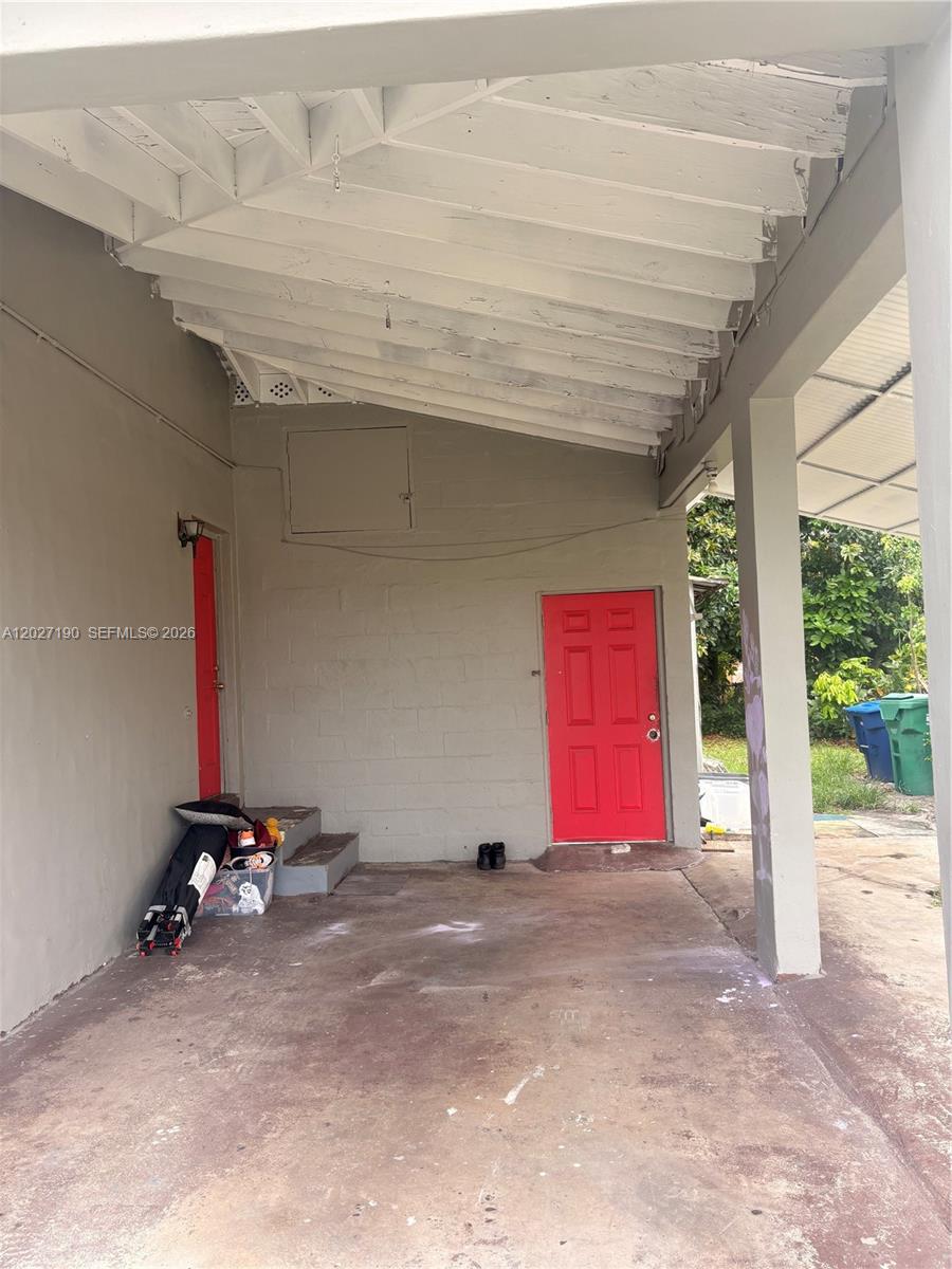 1100 Nw 110th St Property Photo 6