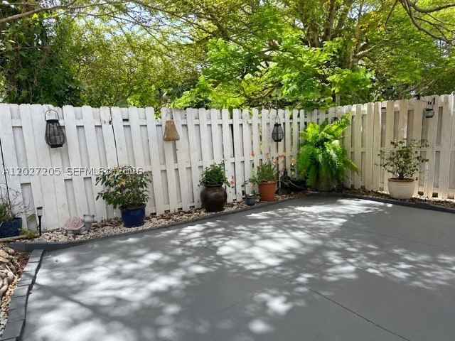 160 Sw 16th Ave Property Photo 22