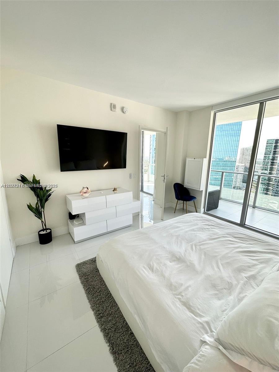 1300 Brickell Bay Dr 3101 Property Photo 9