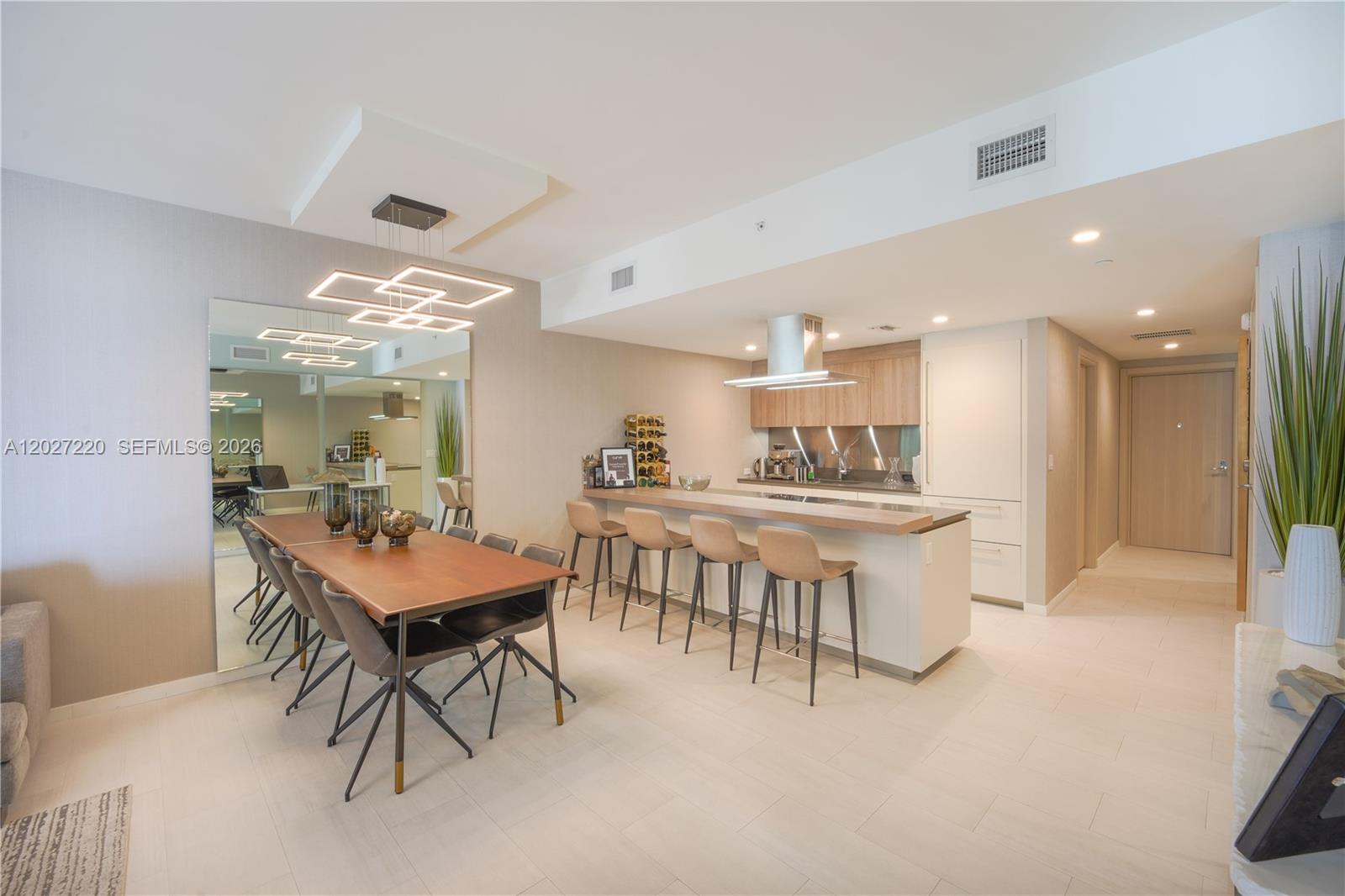 1000 Brickell Plz 3705 Property Photo 10