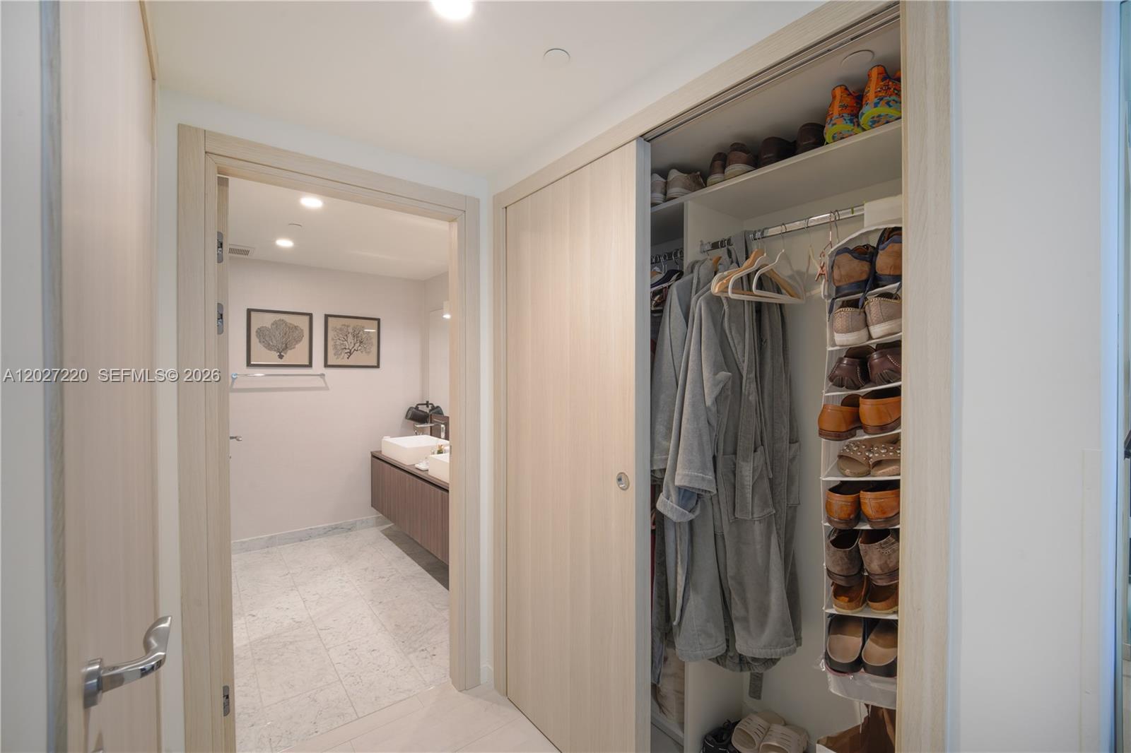 1000 Brickell Plz 3705 Property Photo 17