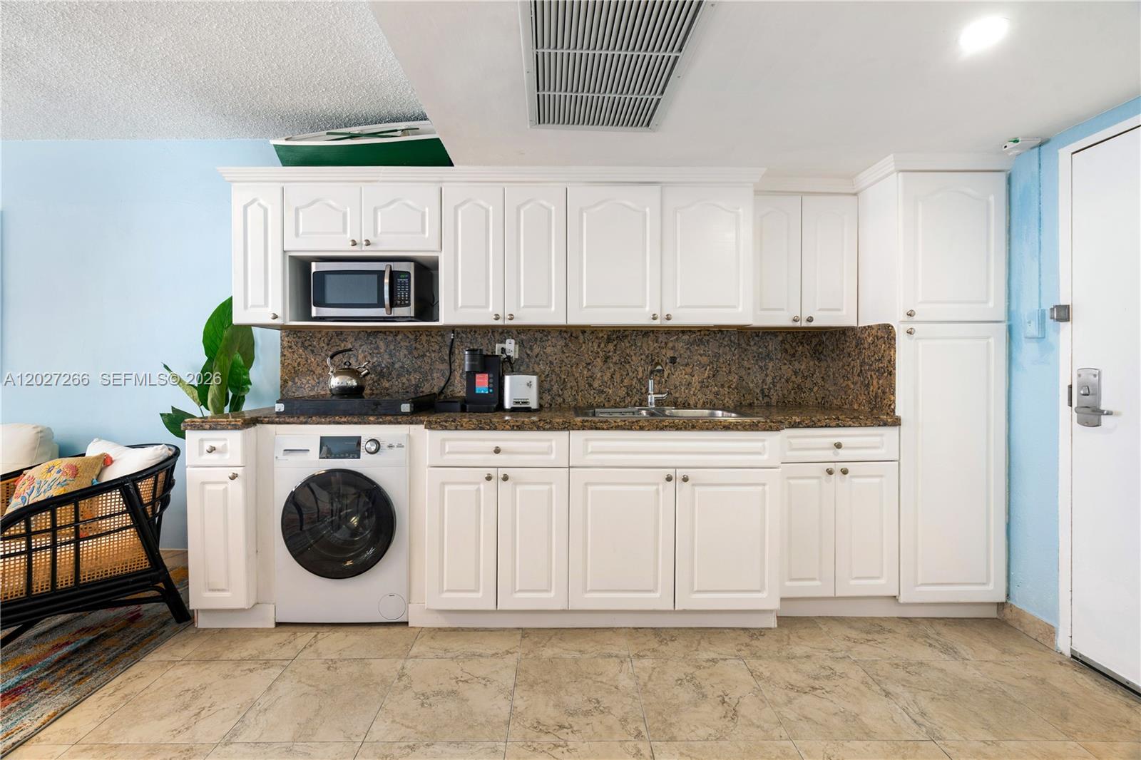 19201 Collins Ave 349 Property Photo 10