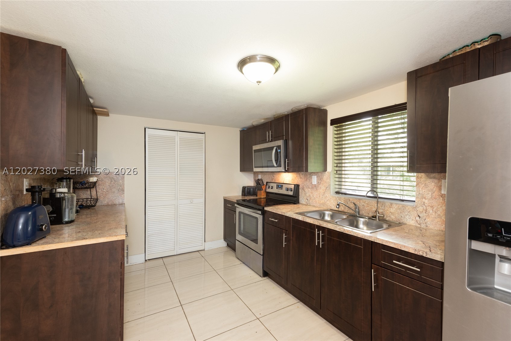 12741 Wood St Property Photo 5
