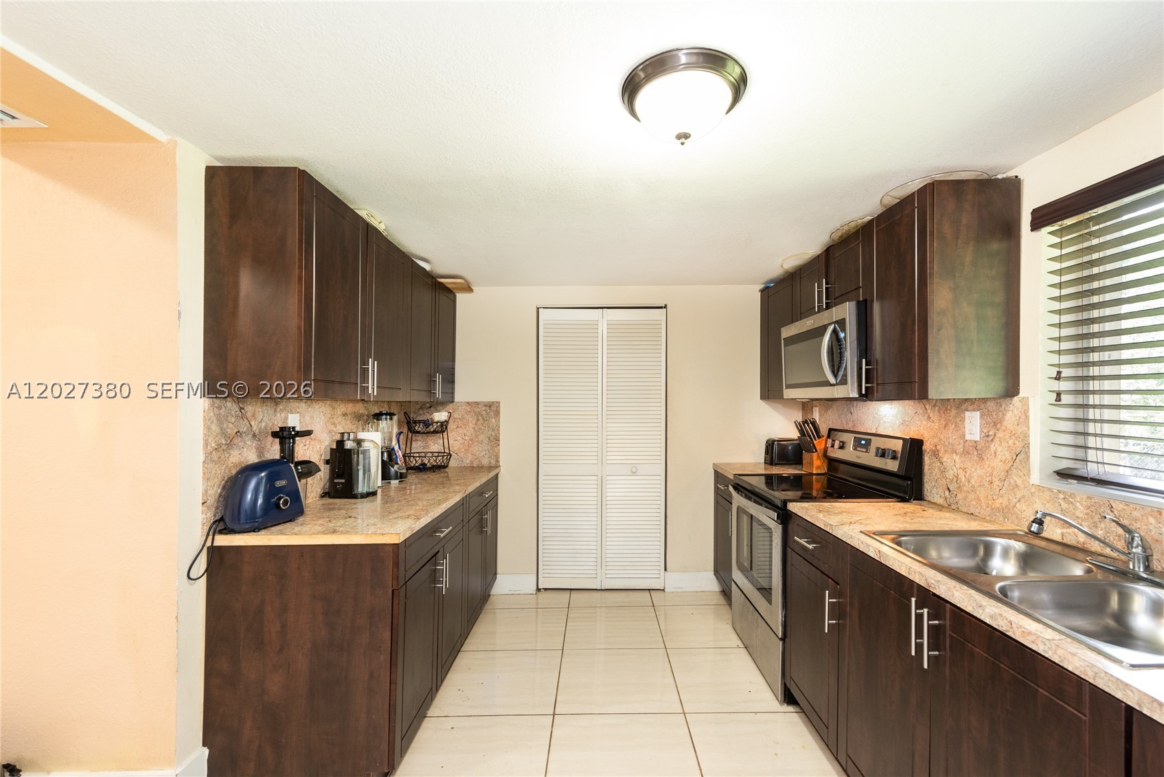 12741 Wood St Property Photo 6