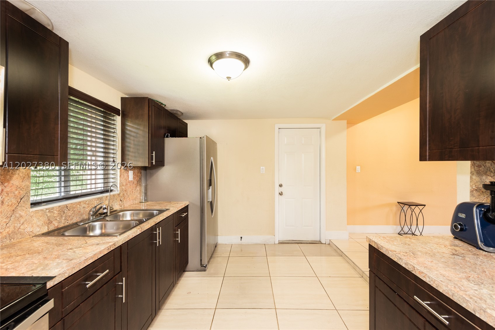 12741 Wood St Property Photo 7
