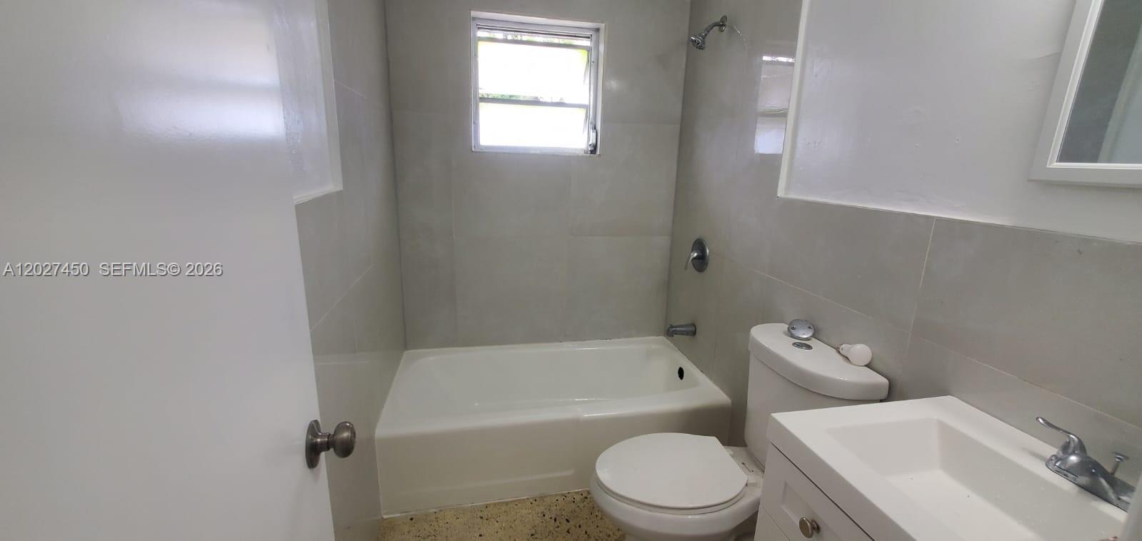 1032 Sw 10th St Property Photo 6
