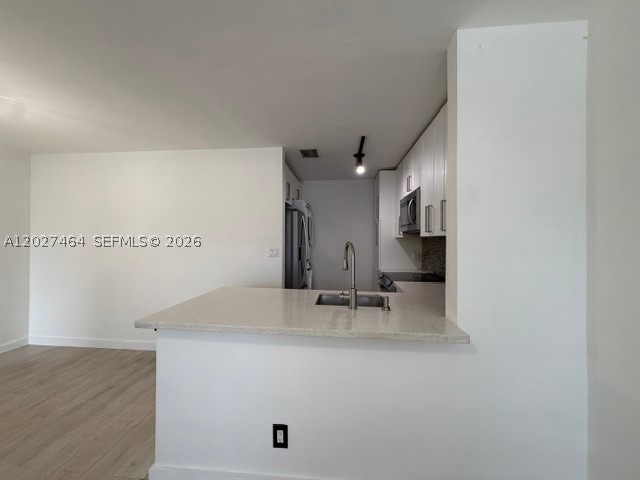 10054 Winding Lake Rd 201 Property Photo 6