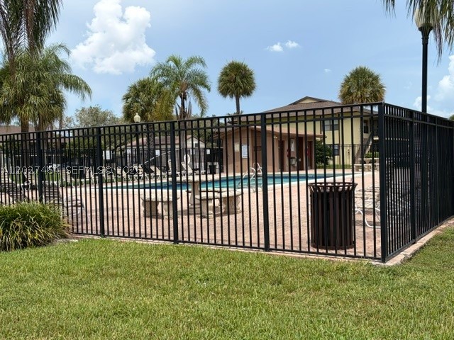 10054 Winding Lake Rd 201 Property Photo 14