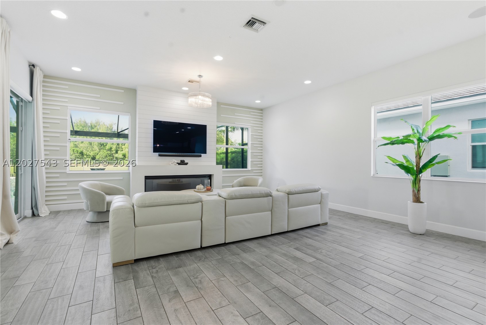 15943 Whippoorwill Cir Property Photo 13
