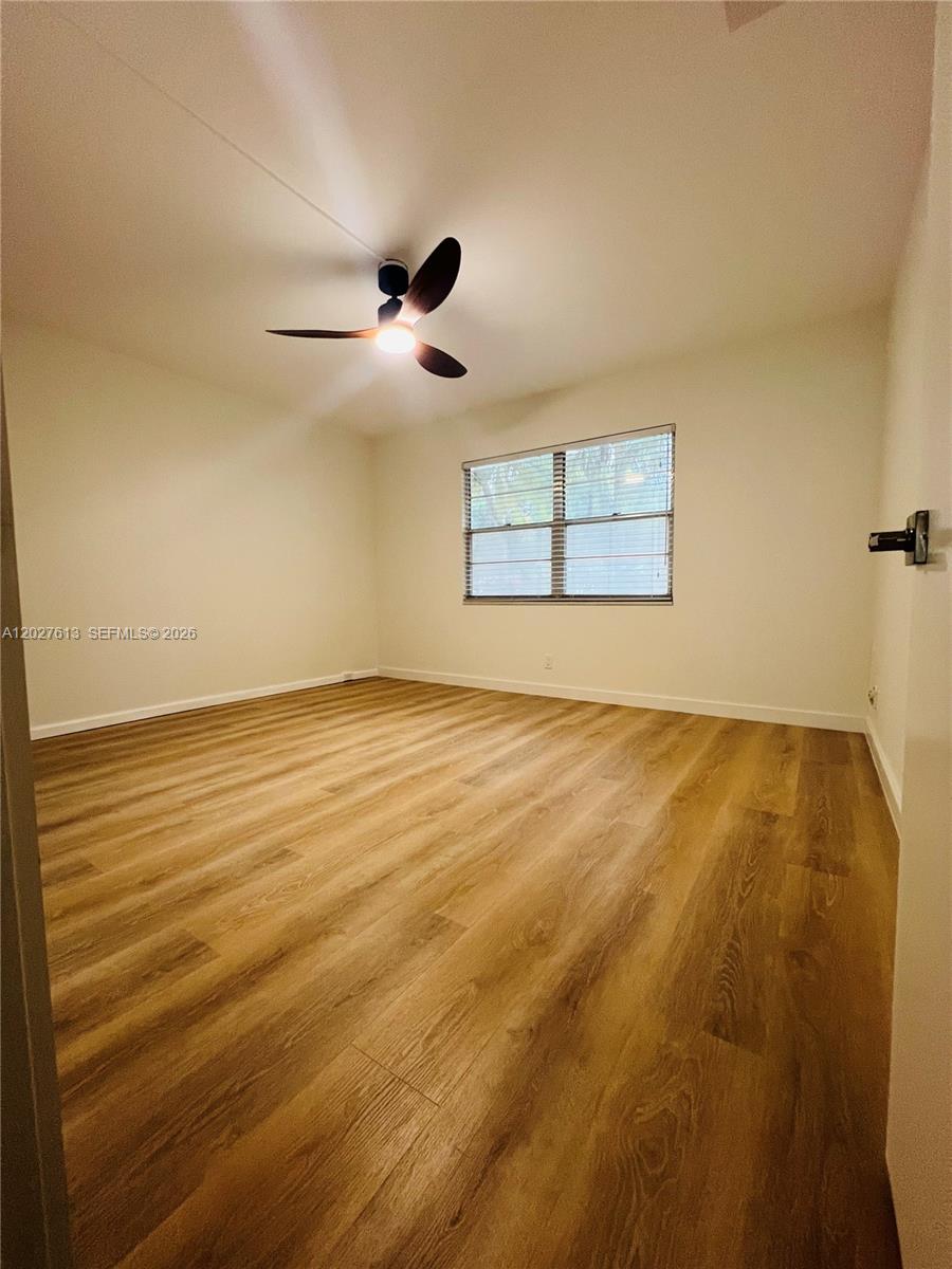 2402 Antigua Cir H1 Property Photo 8