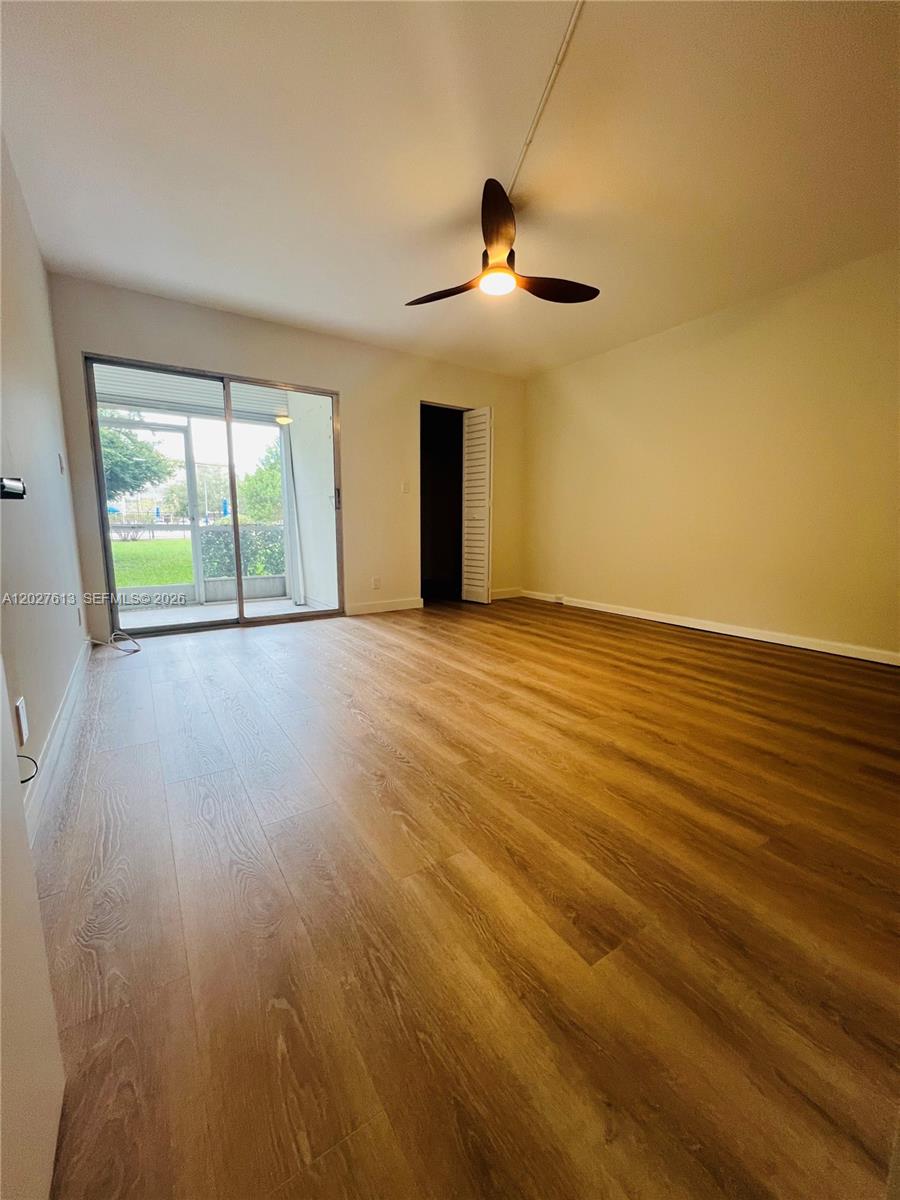 2402 Antigua Cir H1 Property Photo 10