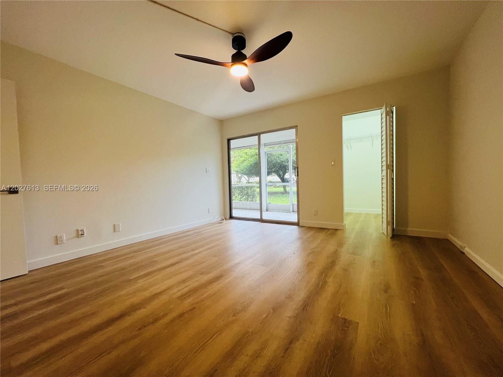 2402 Antigua Cir H1 Property Photo 11