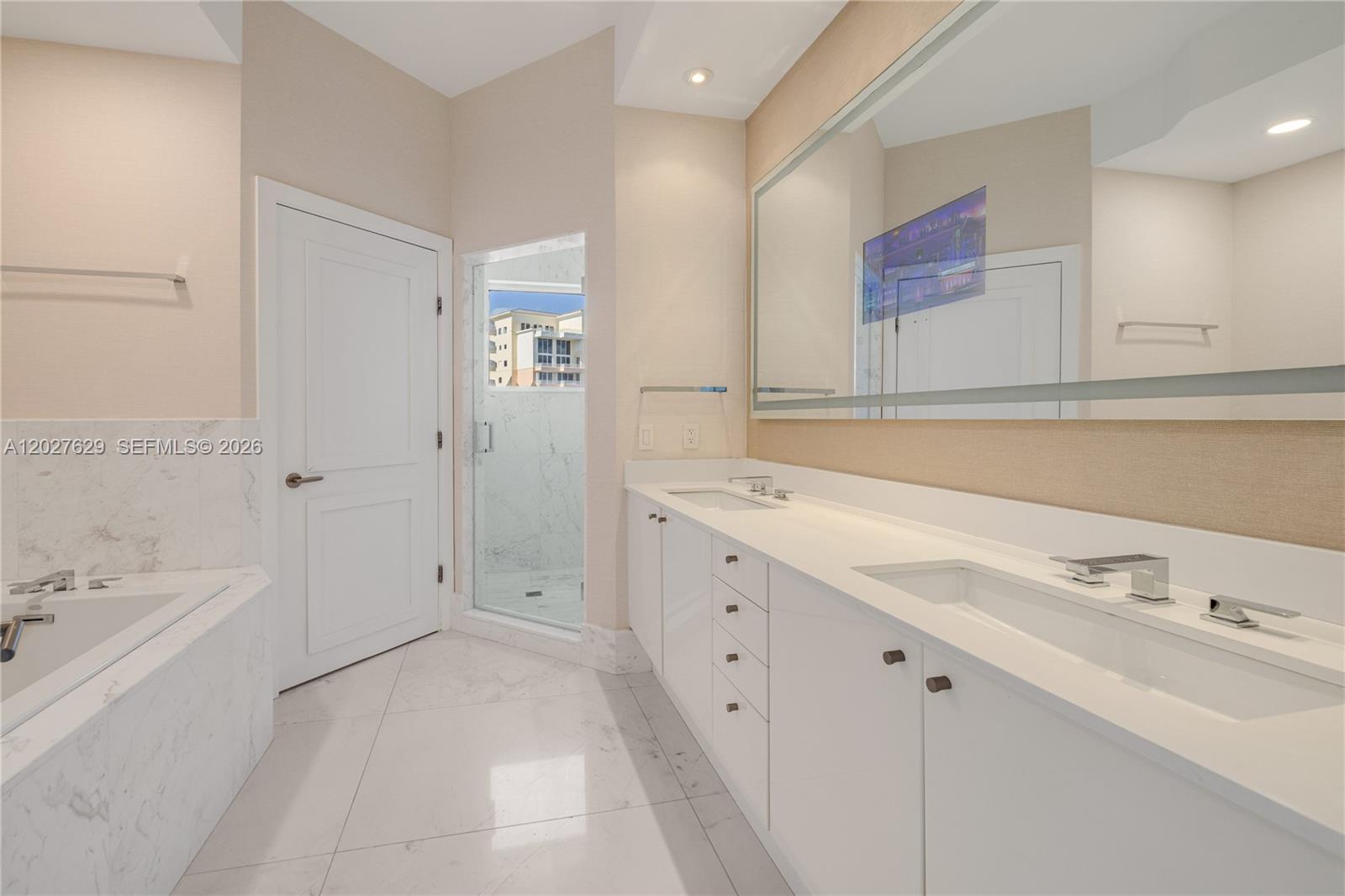 799 Crandon Blvd Ph-8 Property Photo 13