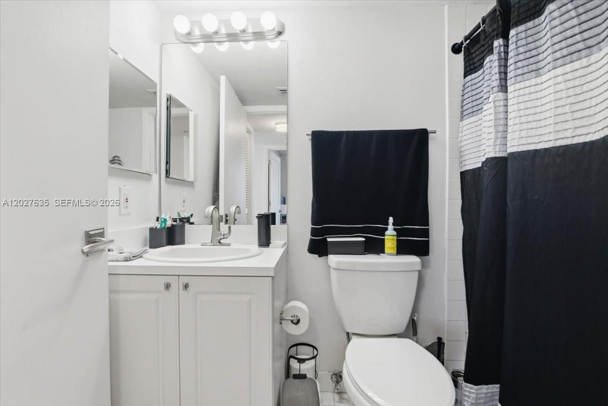 8911 Collins Ave 601 Property Photo 22