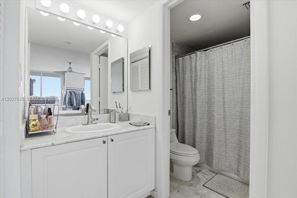 8911 Collins Ave 601 Property Photo 27