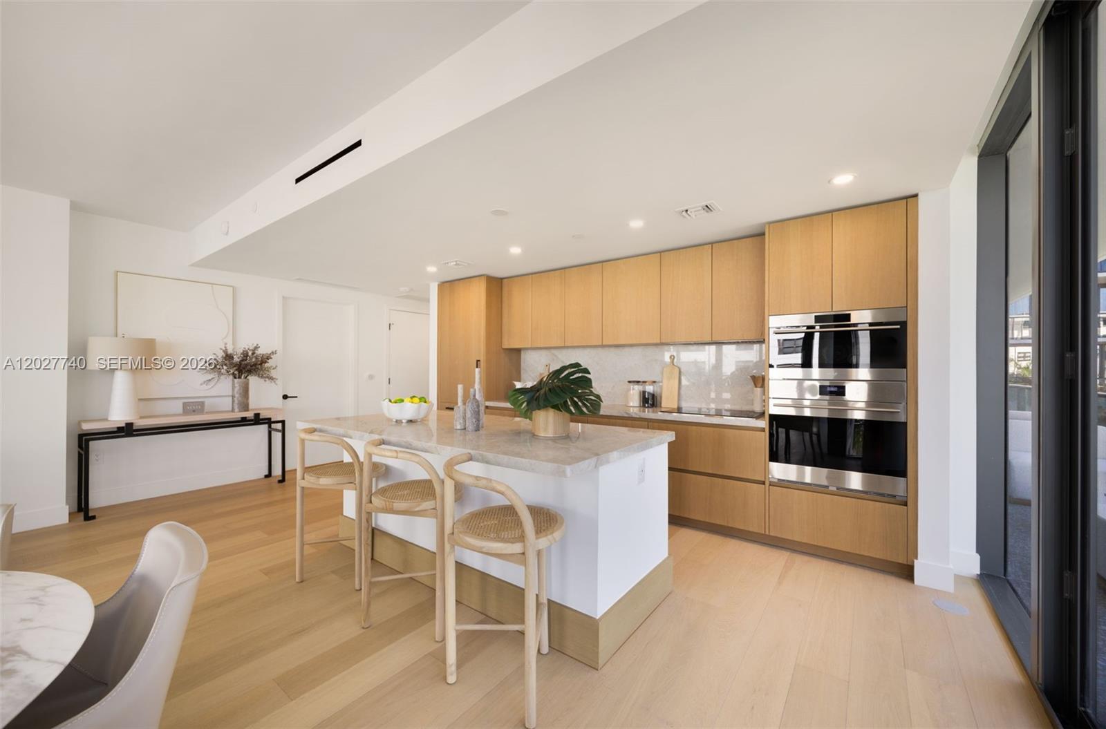 1177 Kane Concourse 404 Property Photo 10