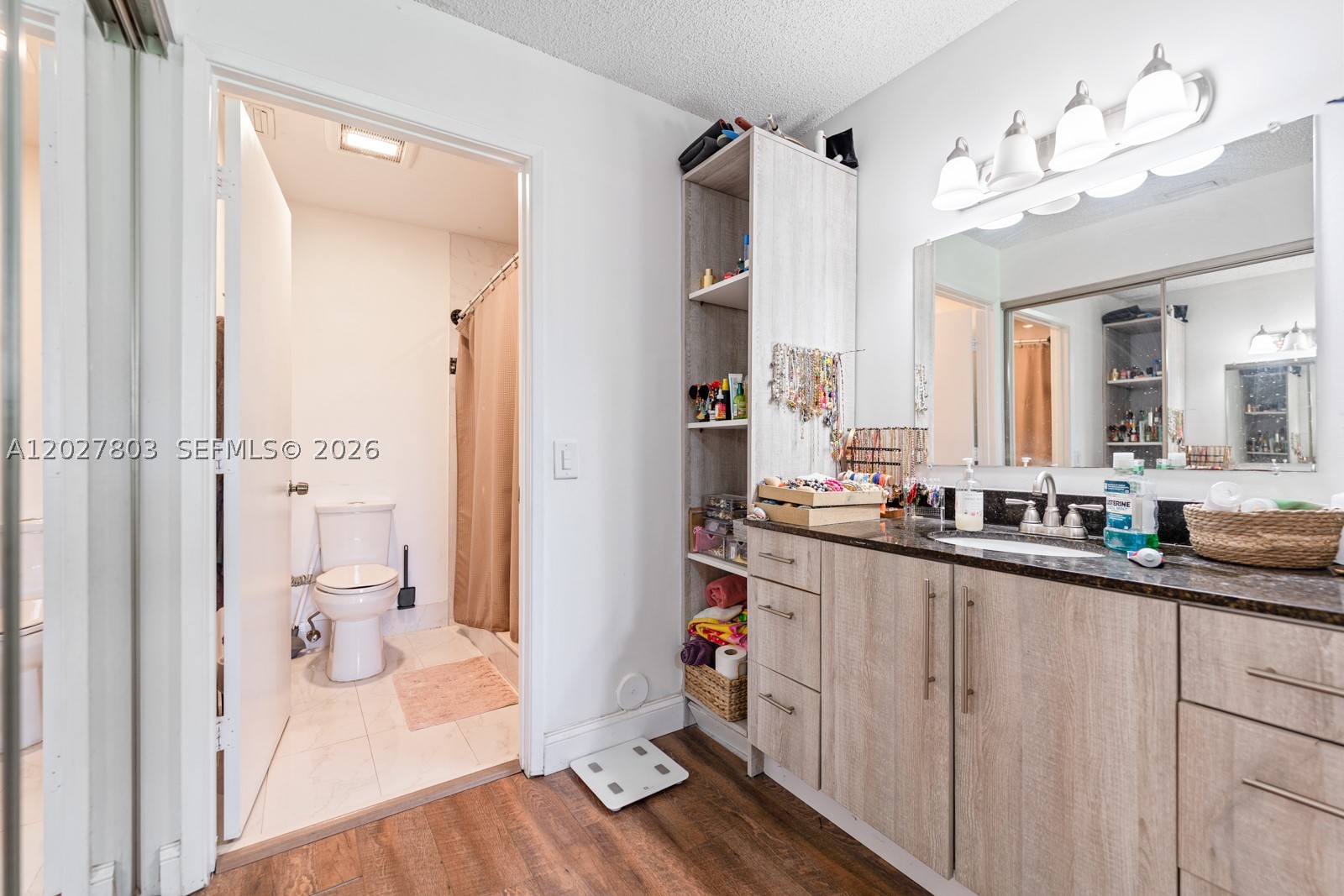 15723 Woodgate Pl E Property Photo 13