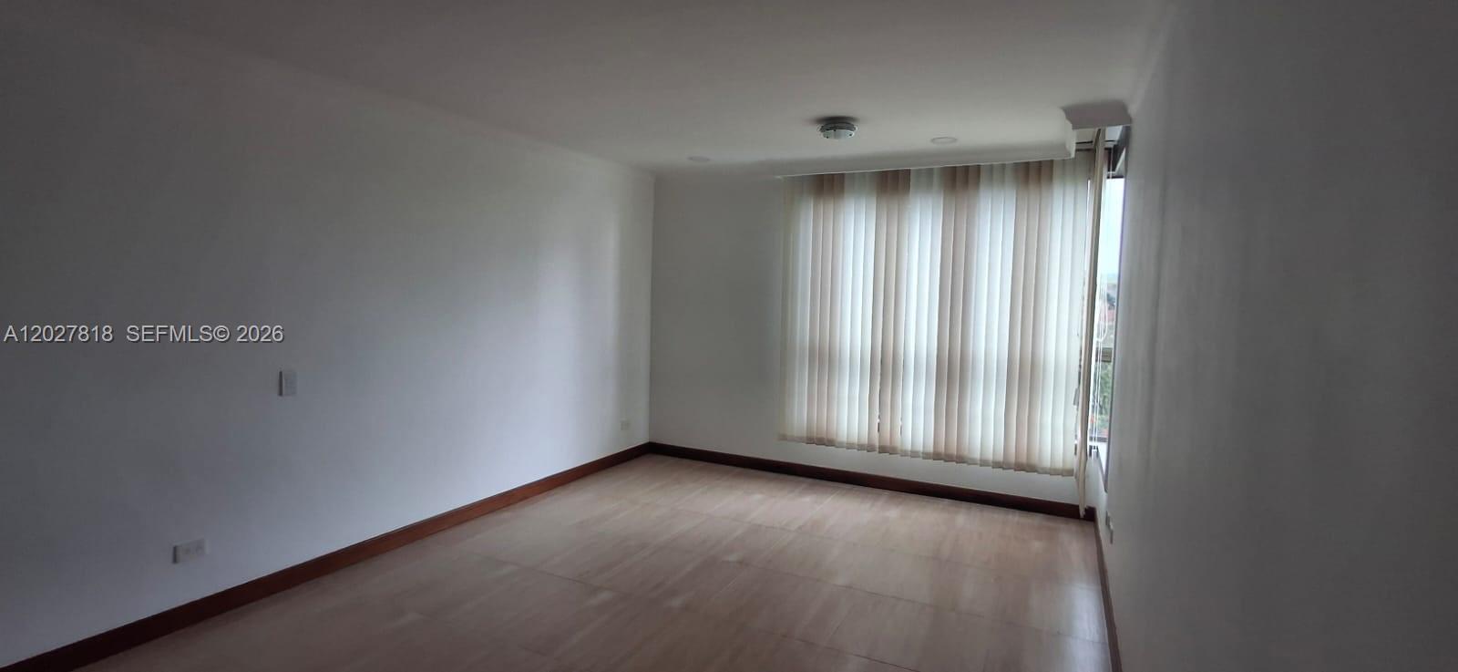 Cra 15 4 28 401 Property Photo 1