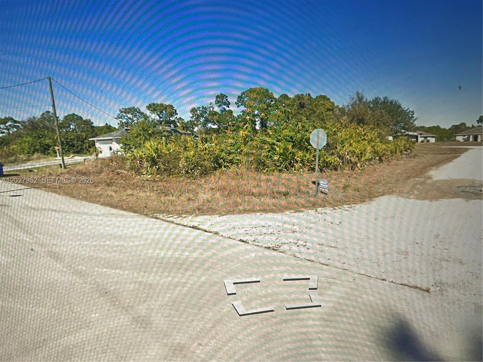 845 E Crevantas Property Photo 1