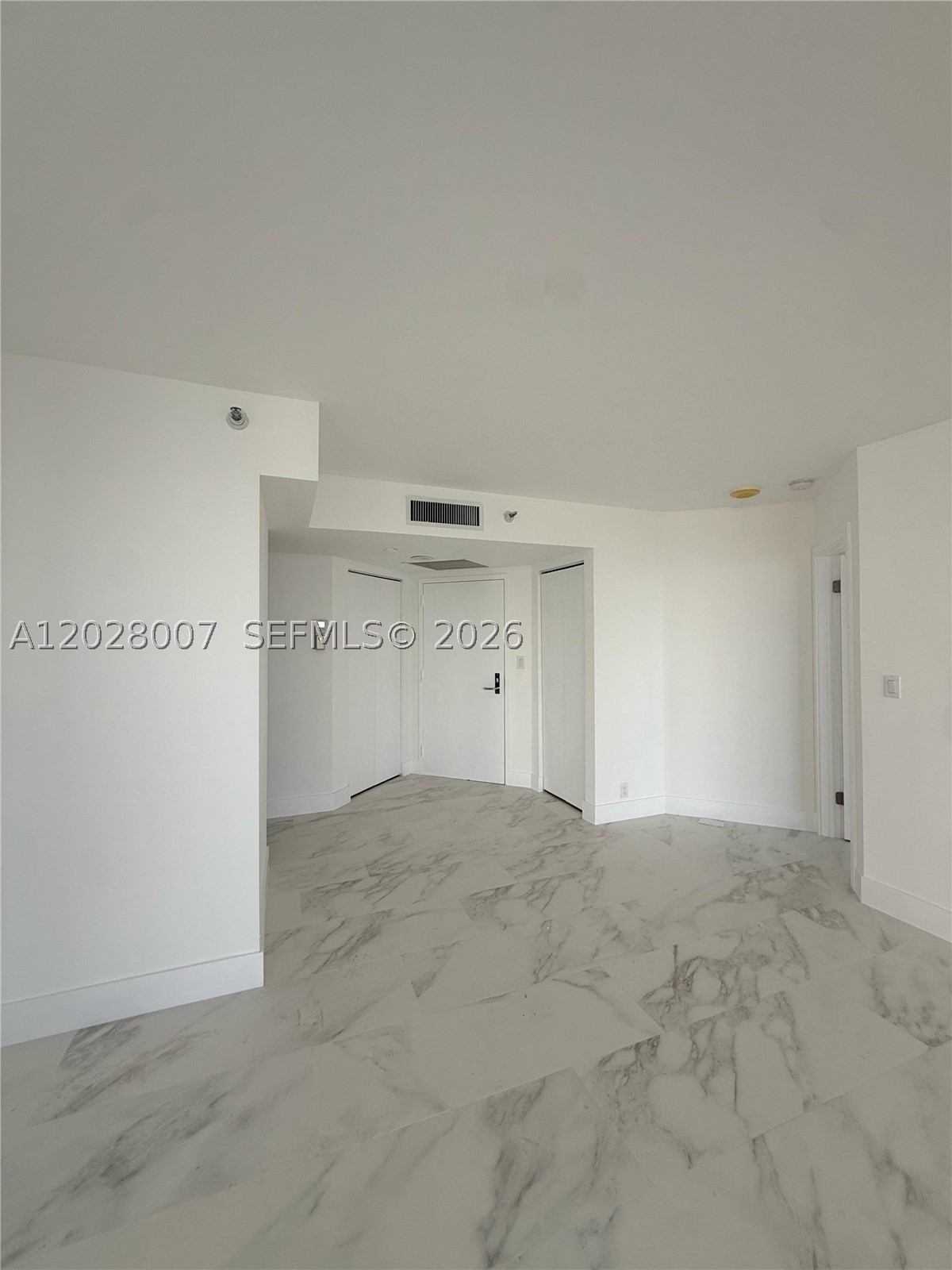 19101 Ne 36th Ct 1005 Property Photo 12