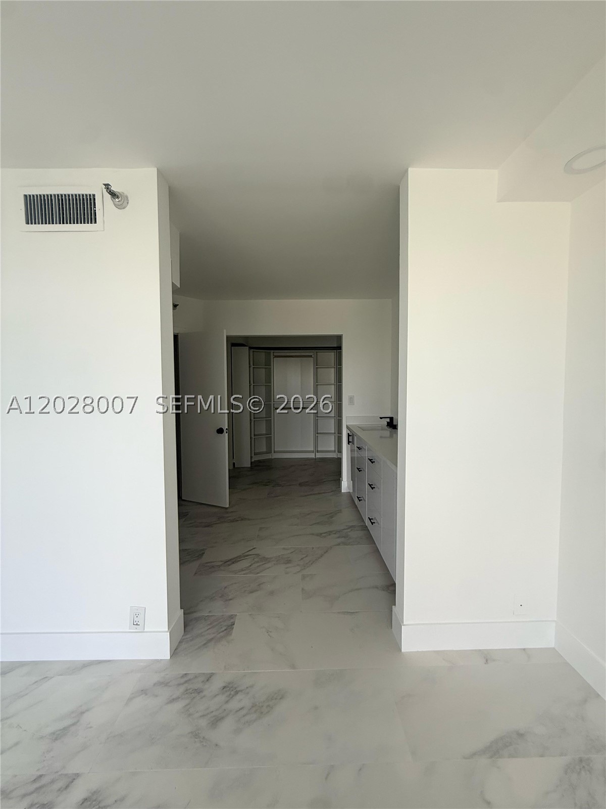 19101 Ne 36th Ct 1005 Property Photo 16