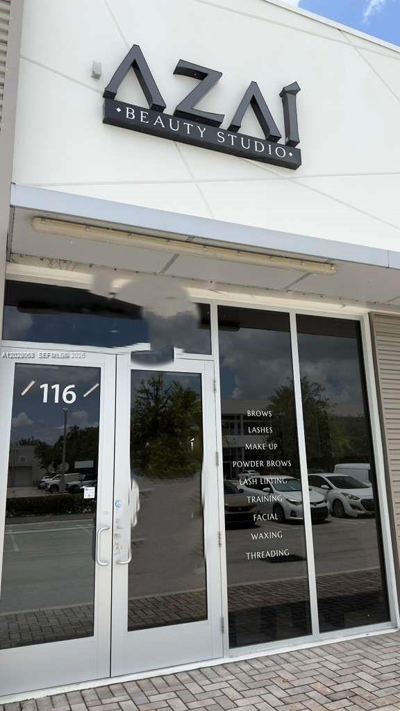 10890 NW 17th St Property Photo 1