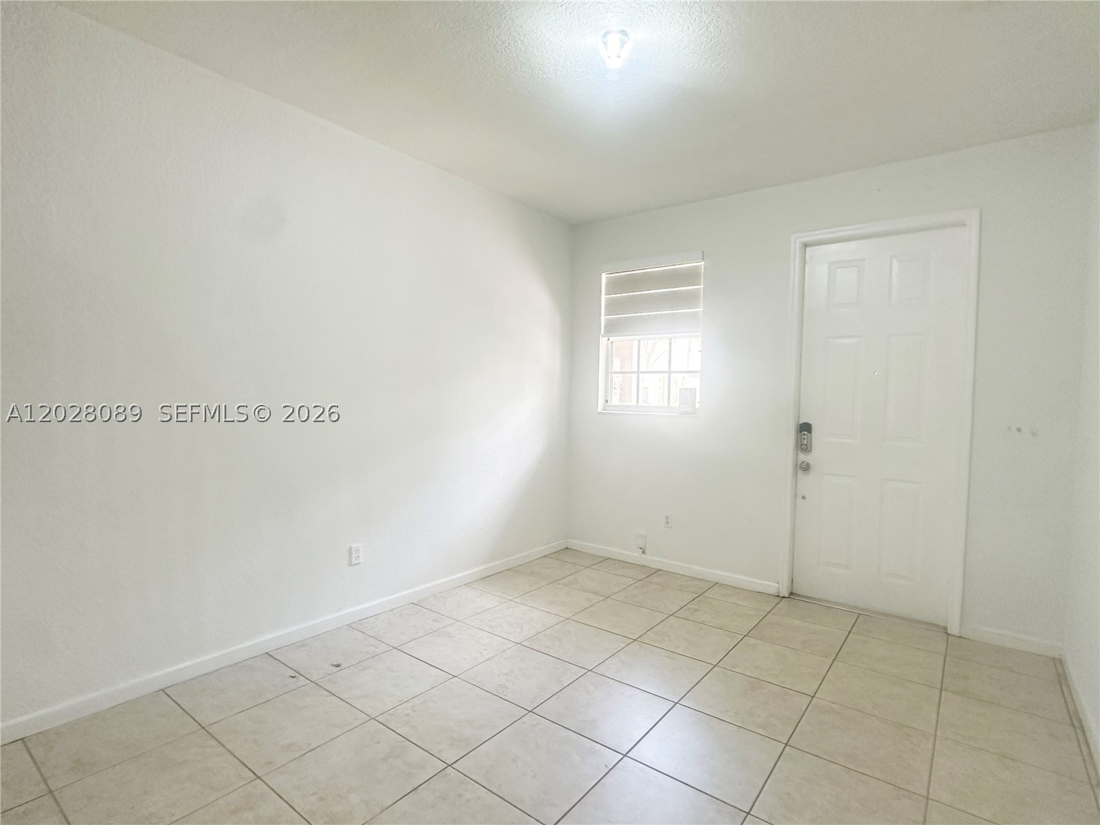 662 Ne 21st Ter Property Photo 3