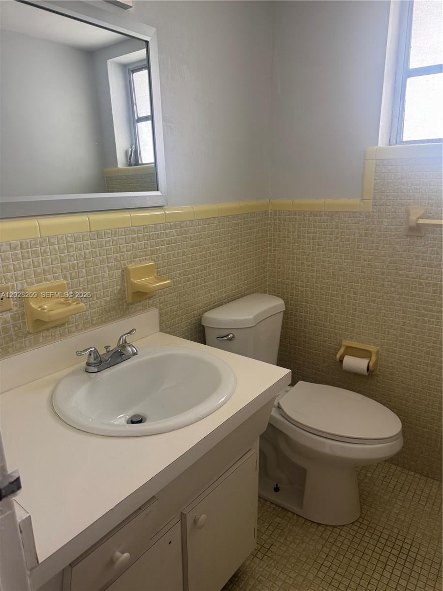 9700 E Bay Harbor Dr 512 Property Photo 8