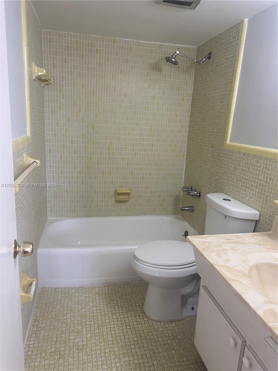 9700 E Bay Harbor Dr 512 Property Photo 10