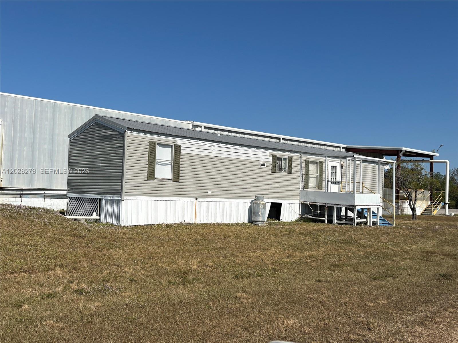 15877 E Sr 80 Property Photo 14