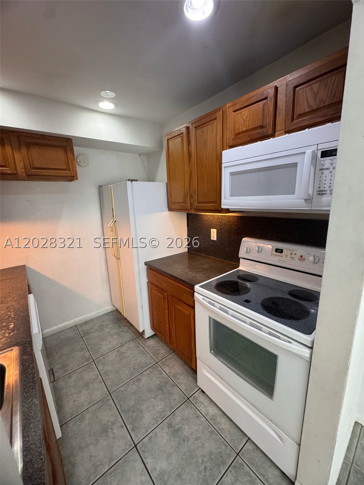 2120 Sherwood Forest Blvd 30 Property Photo 5