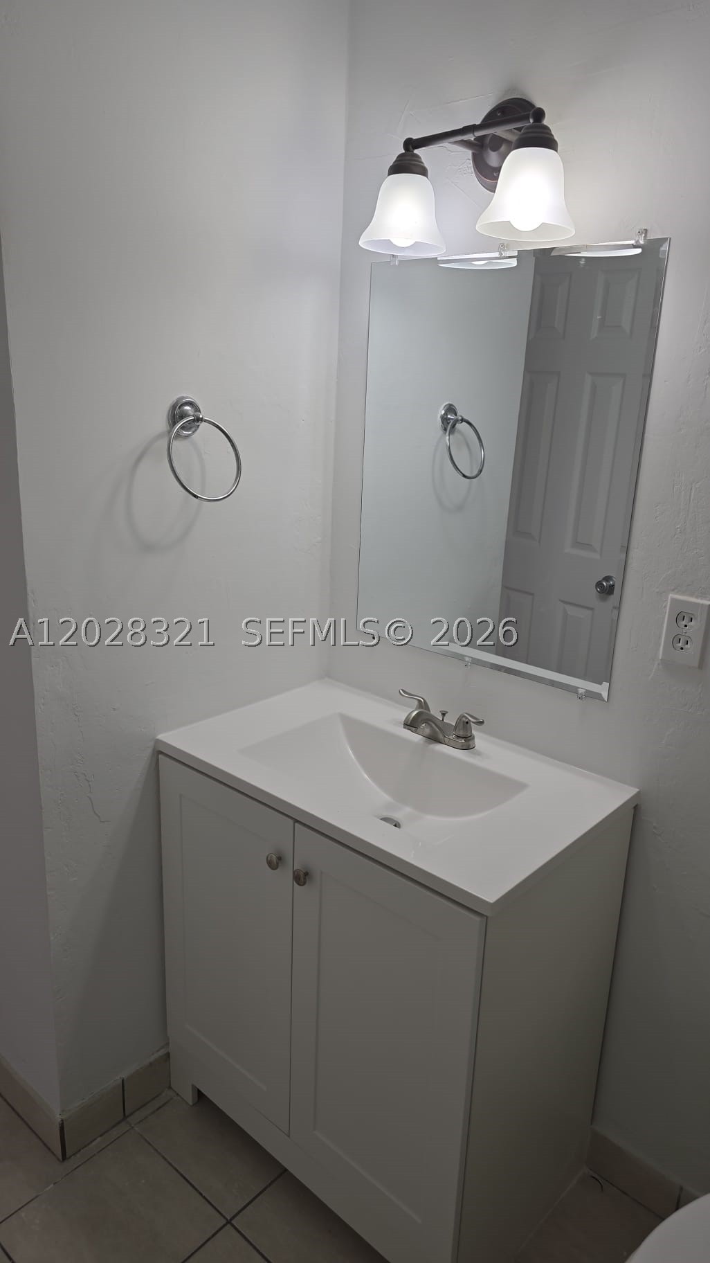 2120 Sherwood Forest Blvd 30 Property Photo 13