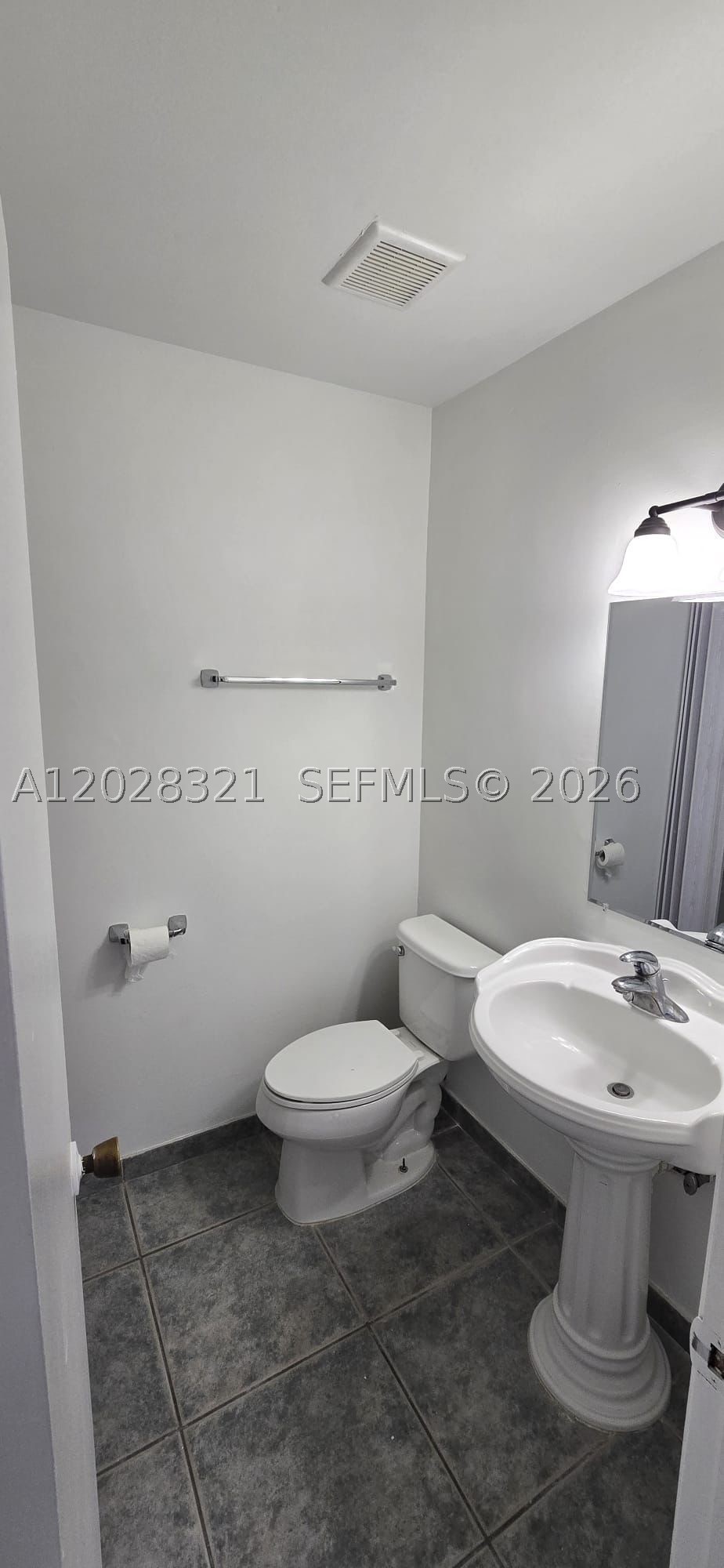 2120 Sherwood Forest Blvd 30 Property Photo 14