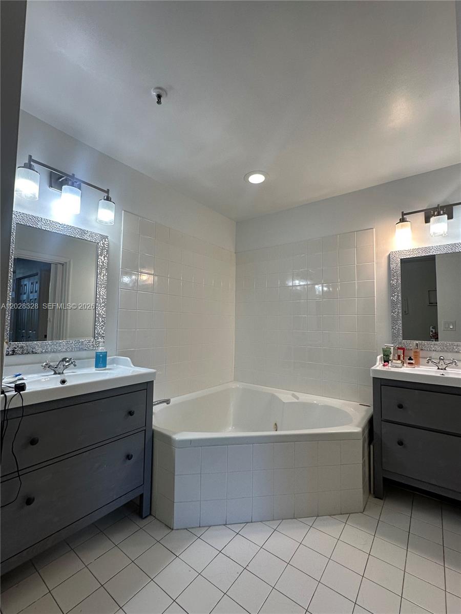9755 Nw 52nd St 219 Property Photo 14