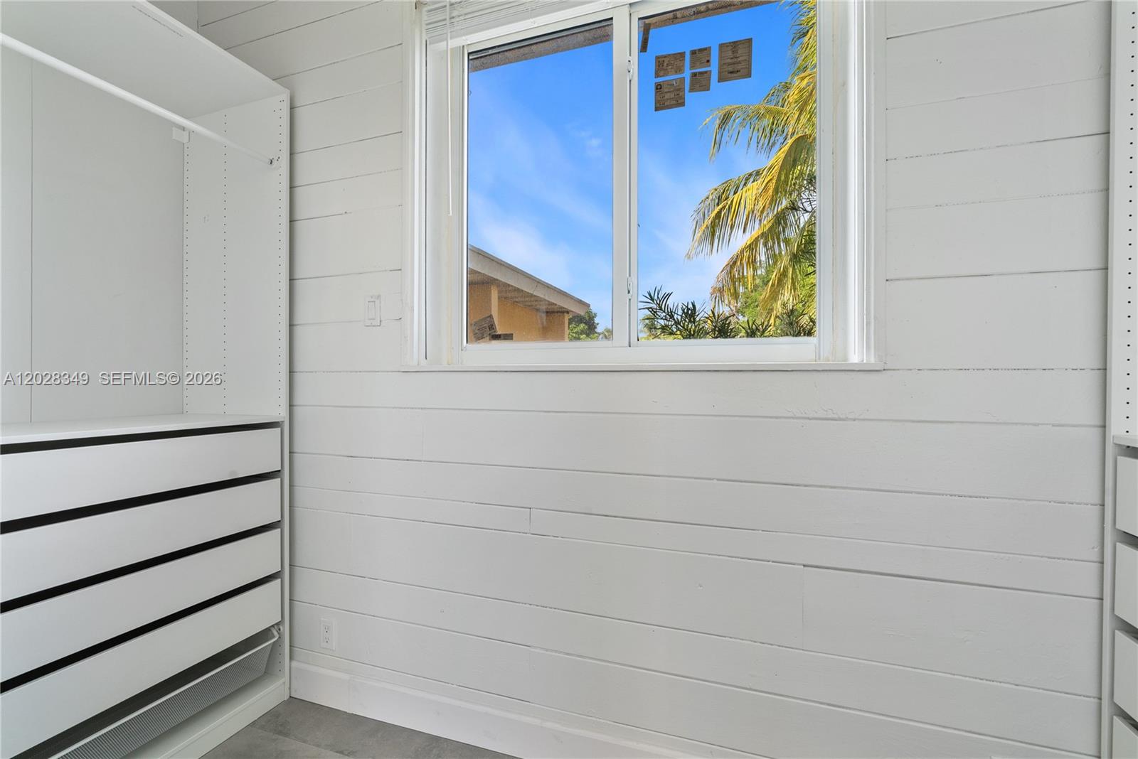 2204 Mckinley St 2 Property Photo 6