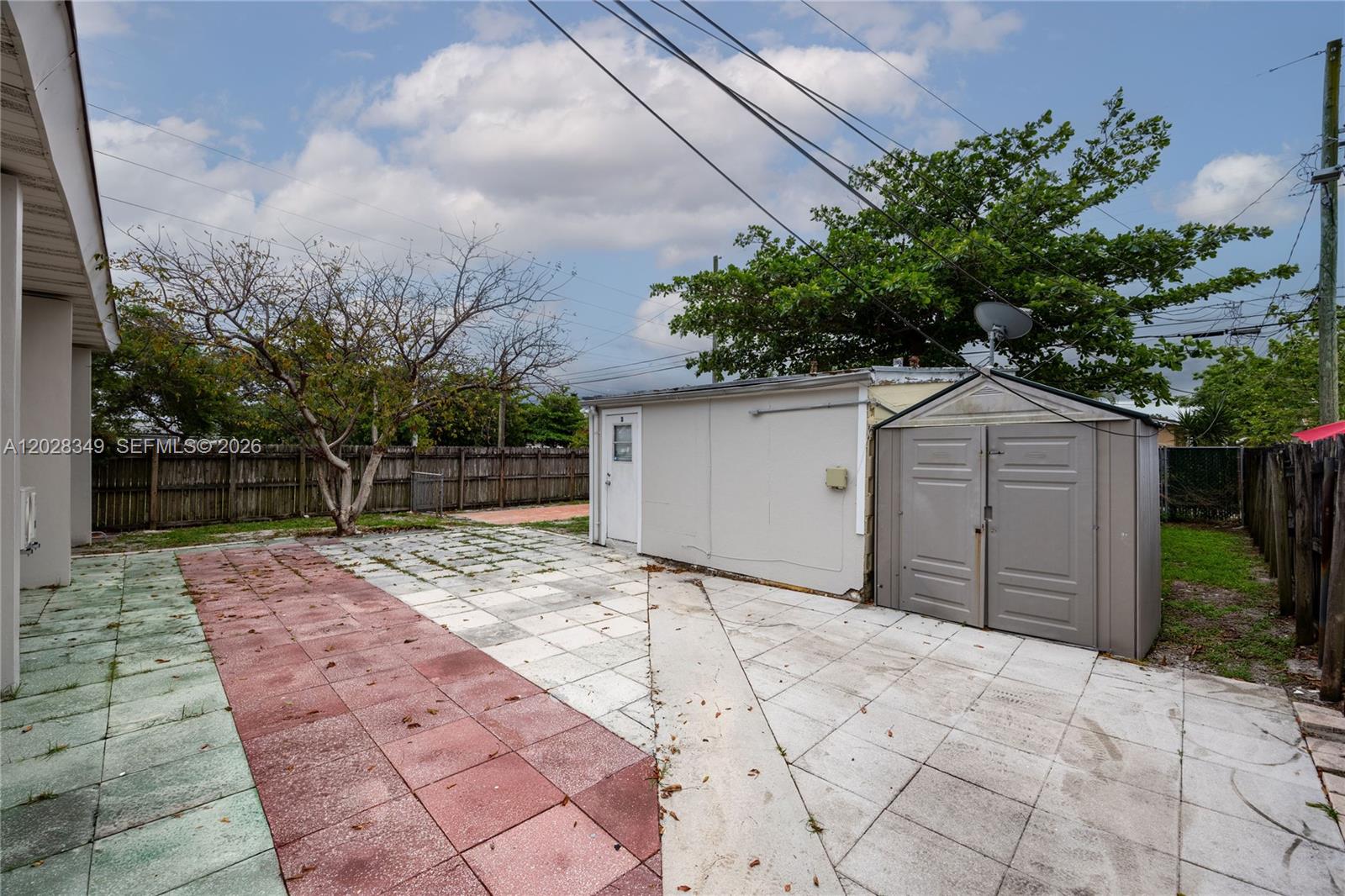 2204 Mckinley St 2 Property Photo 9