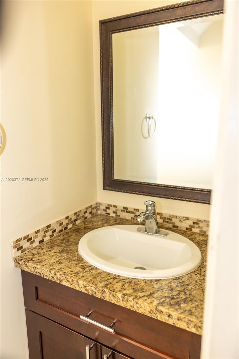 10560 Nw 57th Ct Property Photo 5