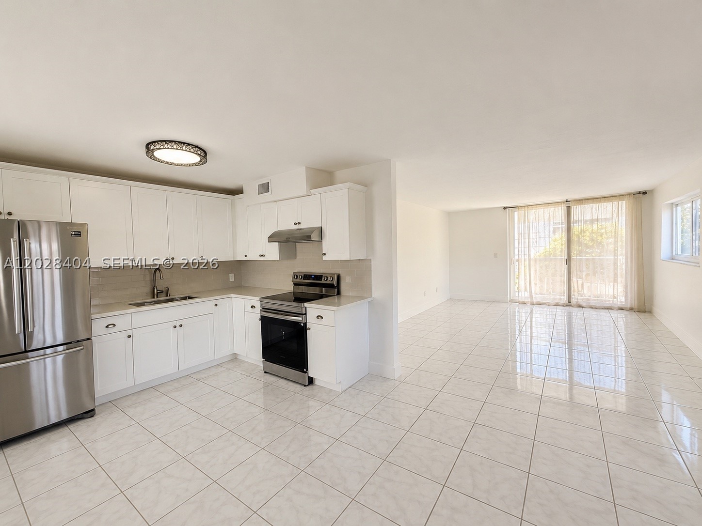 1400 Lincoln Rd 301 Property Photo 3