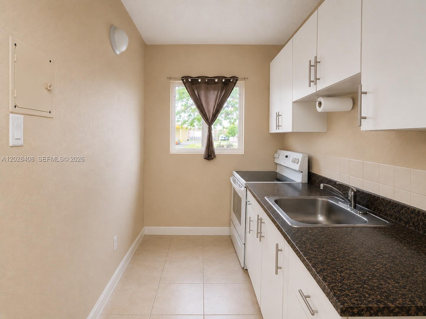 520 Sw 6th Ave 2 Property Photo 3