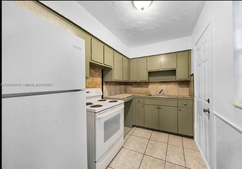 1500 Nw 69th Ter Property Photo 3
