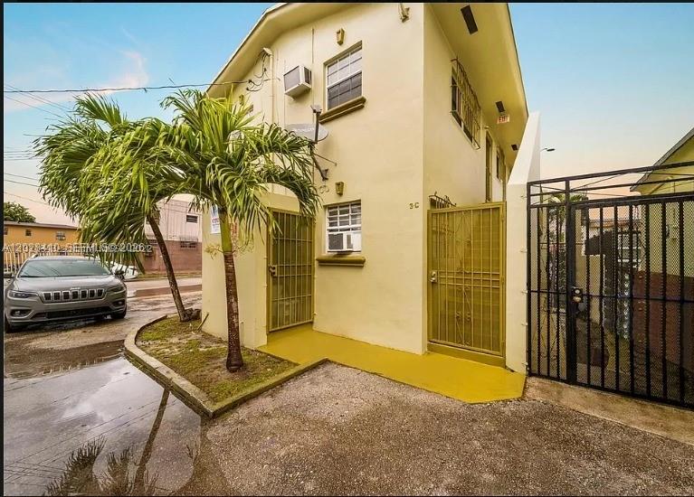 1500 Nw 69th Ter Property Photo 5
