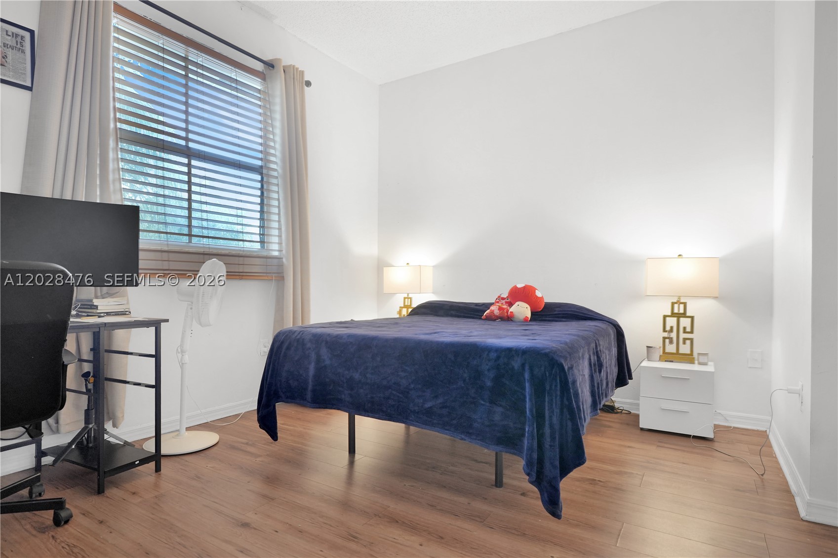 A12028476 Property Photo 12