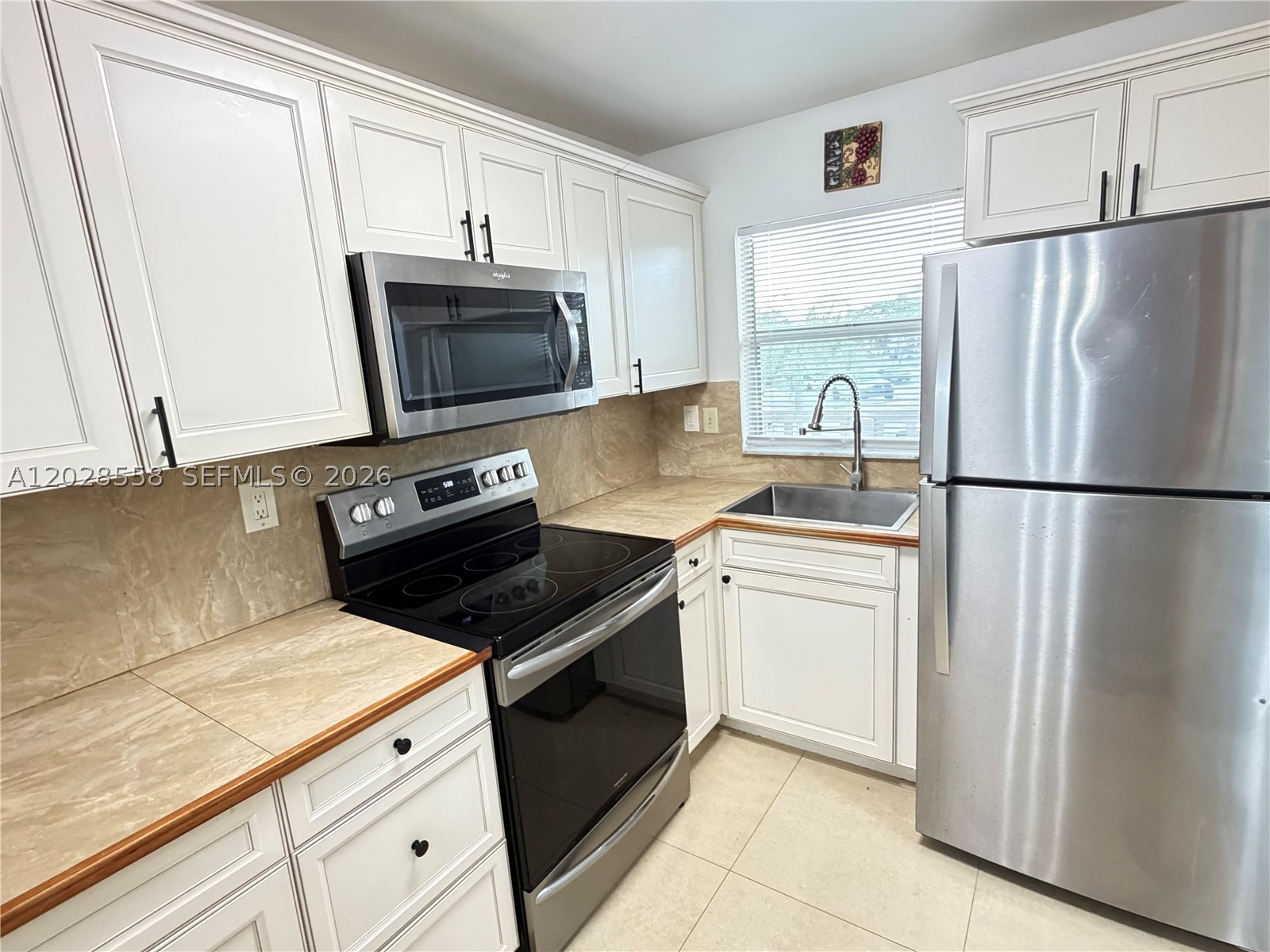 9281 Sunrise Lakes Blvd 209 Property Photo 1