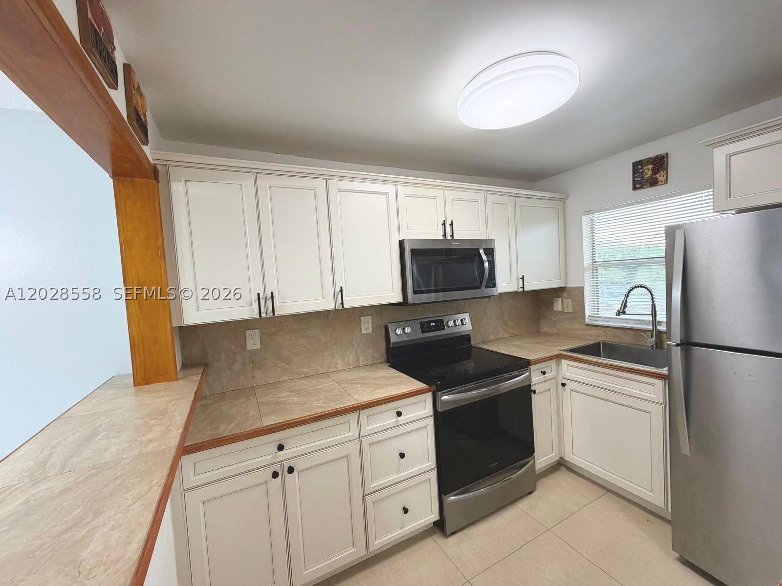 9281 Sunrise Lakes Blvd 209 Property Photo 4
