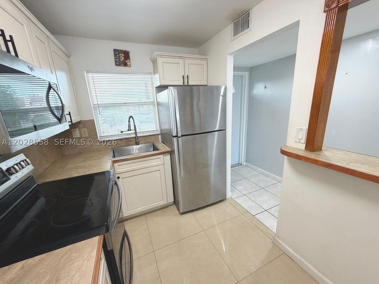 9281 Sunrise Lakes Blvd 209 Property Photo 6