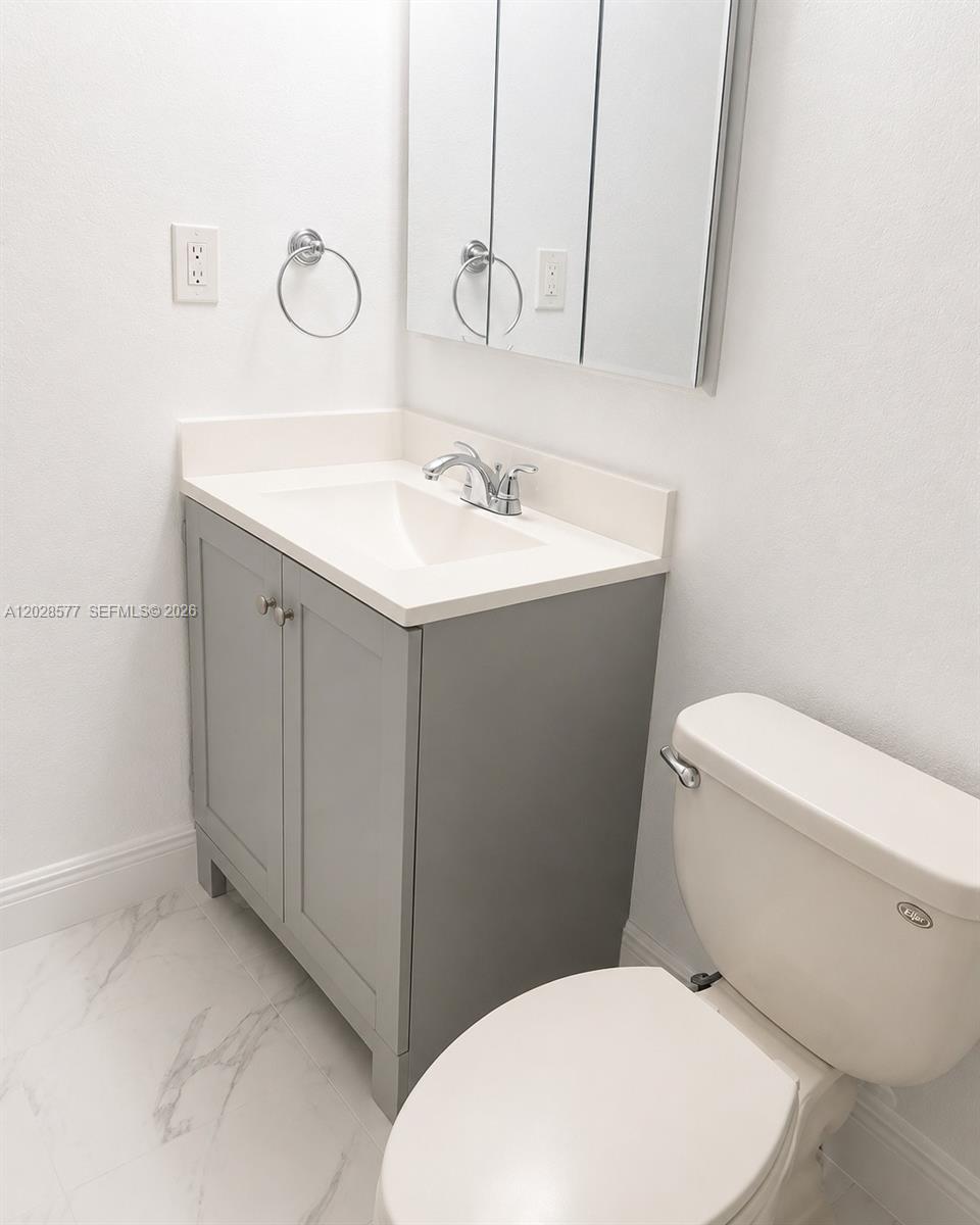 14311 N Kendall Dr 206a Property Photo 5