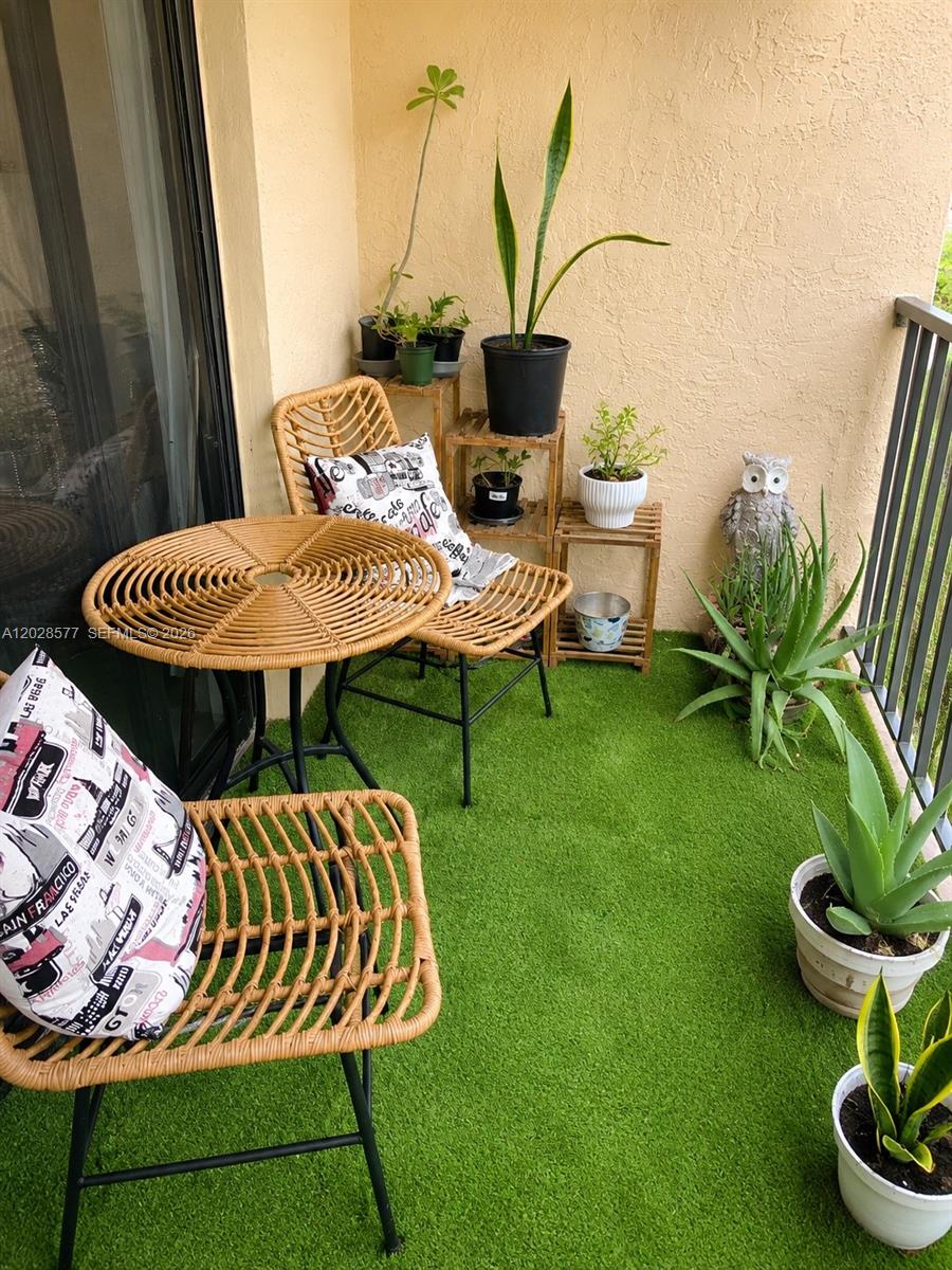 14311 N Kendall Dr 206a Property Photo 14